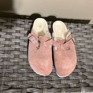 Pink Sherpa Boston clogs
